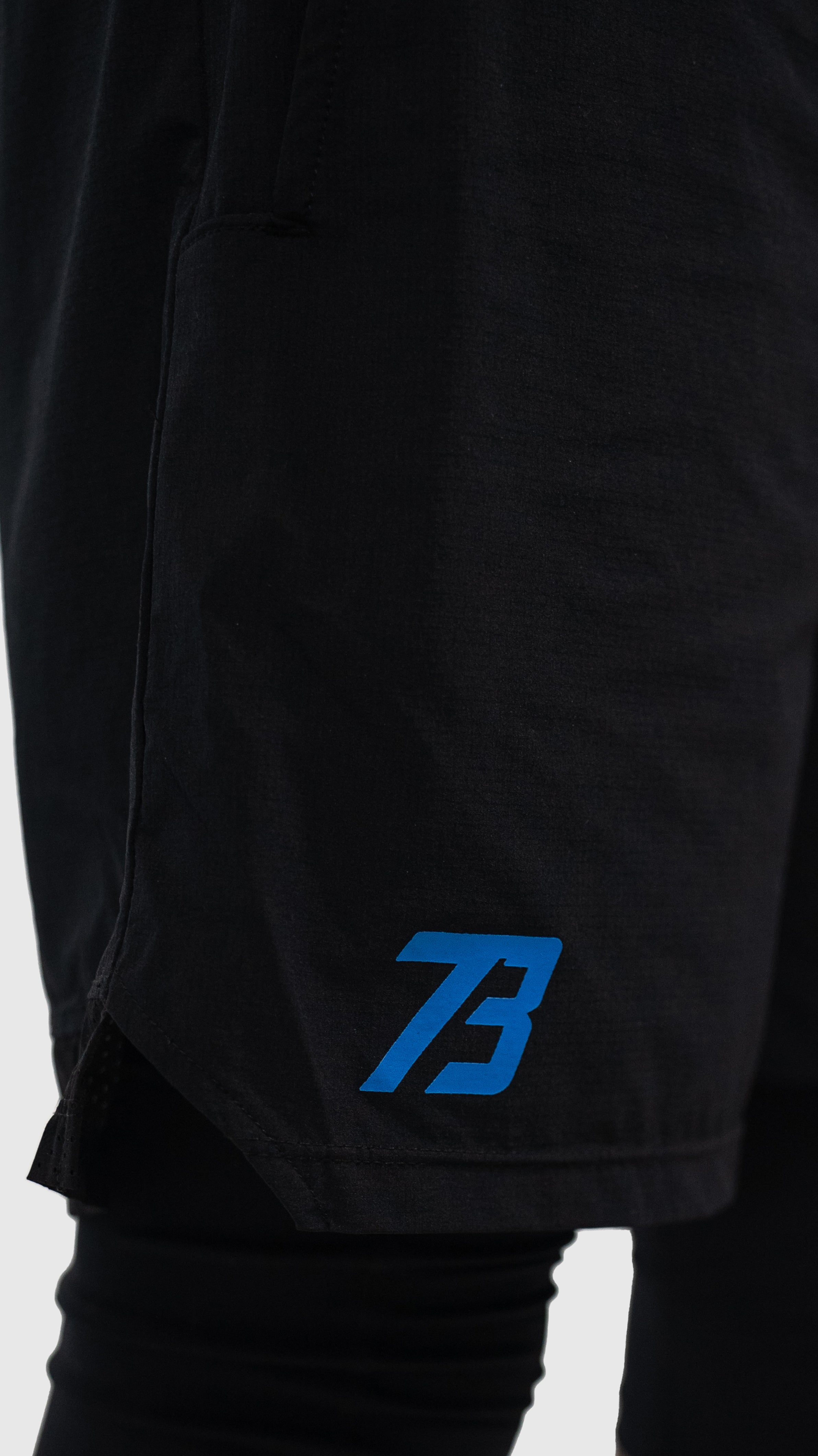 3/4 PERFORMANCE SHORTS